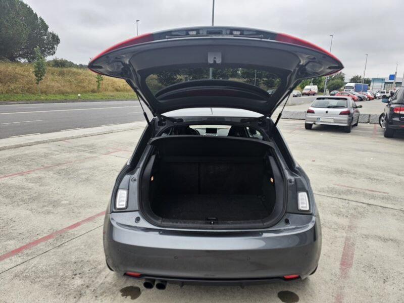 AUDI A1 2.0 TDI 143cv S-Line 3p