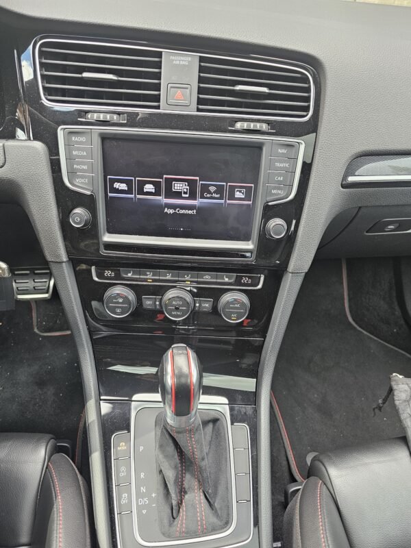 VOLKSWAGEN GOLF GTi CLUBSPORT