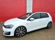 VOLKSWAGEN GOLF VII GTi PERFORMANCE