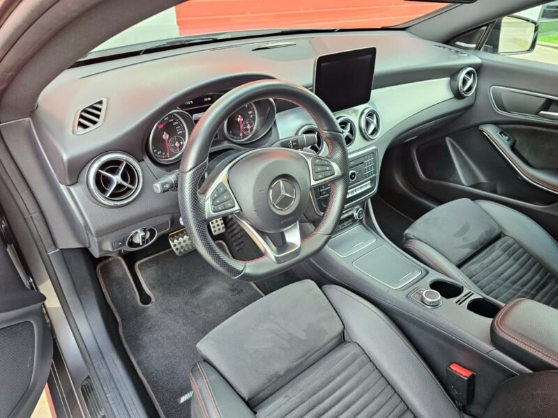 MERCEDES-BENZ Clase CLA 220d 4MATIC AMG Line Shooting Brake