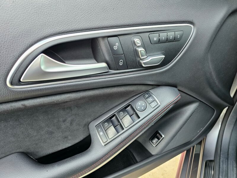 MERCEDES-BENZ Clase CLA 220d 4MATIC AMG Line Shooting Brake