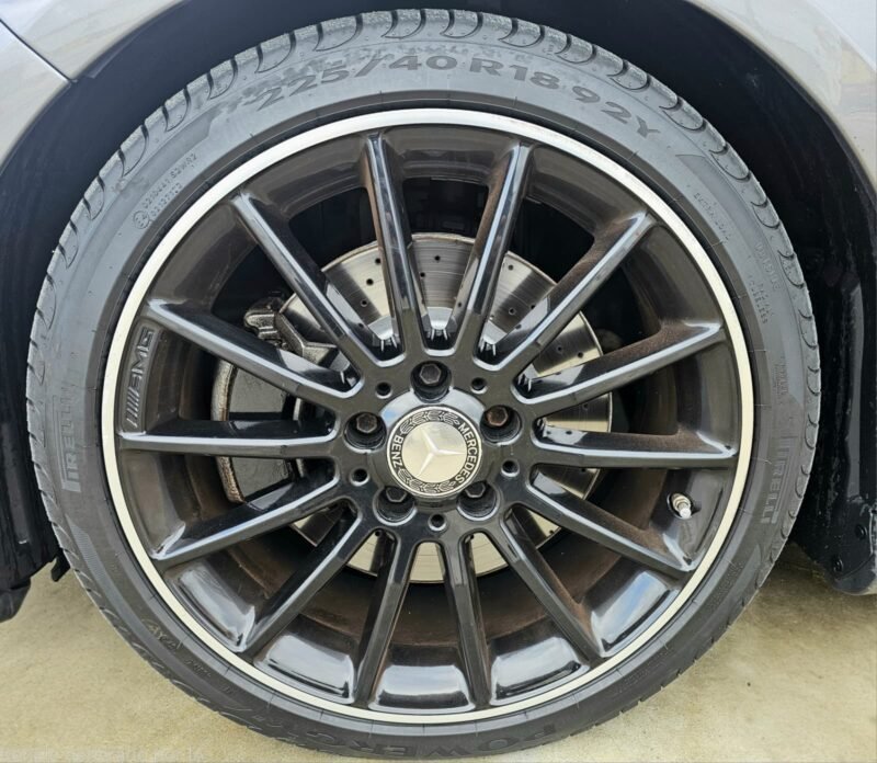 MERCEDES-BENZ Clase CLA 220d 4MATIC AMG Line Shooting Brake