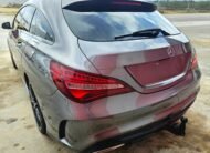 MERCEDES-BENZ Clase CLA 220d 4MATIC AMG Line Shooting Brake