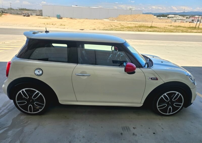 MINI COOPER JHON COOPER WORKS